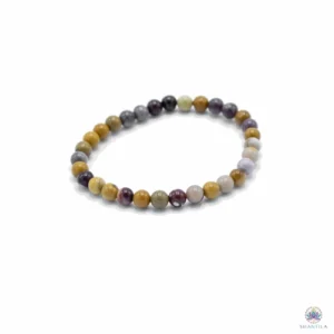 Bracelet mookaïte : perles ocre, moutarde, crème et prune mêlés, posé à plat sur fond blanc