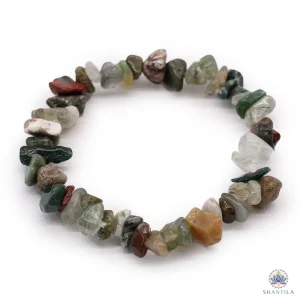 Bracelet extensible en eclats bruts d'agate mousse verte, vue principale sur fond blanc epure.