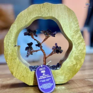 Jardin d'arbres de vie en pierres en améthyste violette sur socle en bois de manguier