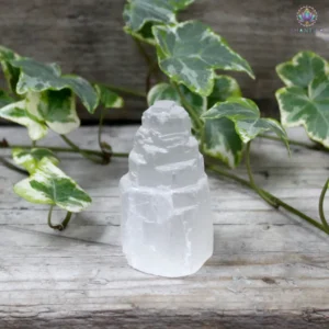 Tour en sélénite naturelle de 5 cm aux reflets nacrés pour purification énergétique